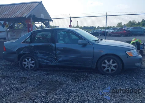 2001 Toyota Avalon Xls z USA, uszkodzony, nr VIN 4T1BF28B21U156703